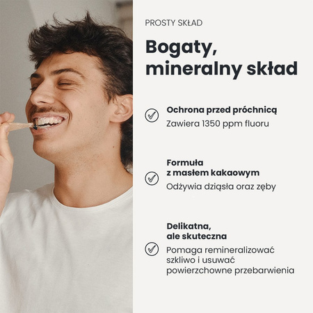 Georganics, Naturalna pasta do zębów w słoiku, do codziennej pielęgnacji, z fluorem i aktywnym węglem, 60 ml